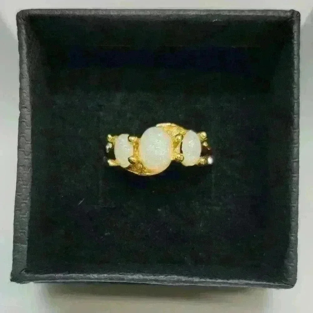 NWOT Exquisite Yellow Goldfilled Faux Opal and Diamond Ring. - Picture 6 of 6